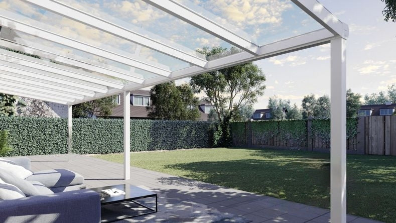 Vista Inferiore di una Veranda moderna bianco 9016, dimensioni 10,06 x 3,0 metri con tetto in vetro trasparente. Pergola/Gazebo elegante e resistente alle intemperie, ideale per spazi esterni raffinati e confortevoli, offre protezione UV ed è facile da montare.