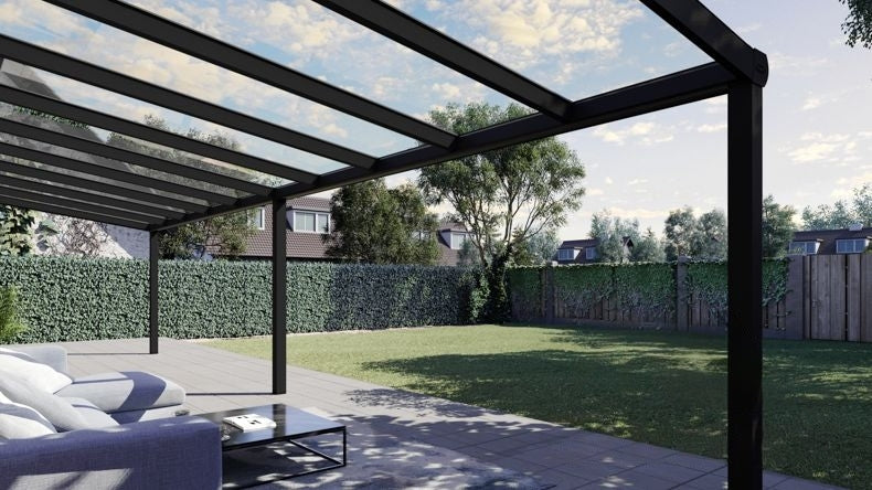 Vista Inferiore di una Veranda moderna nero 9005, dimensioni 10,06 x 3,0 metri con tetto in vetro trasparente. Pergola/Gazebo elegante e resistente alle intemperie, ideale per spazi esterni raffinati e confortevoli, offre protezione UV ed è facile da montare.