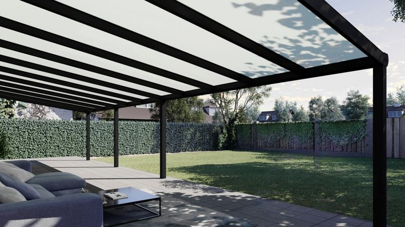 Vista Inferiore di una Veranda moderna nero 9005, dimensioni 11,06 x 4,0 metri con tetto in vetro opale. Pergola/Gazebo elegante e resistente alle intemperie, ideale per spazi esterni raffinati e confortevoli, offre protezione UV ed è facile da montare.