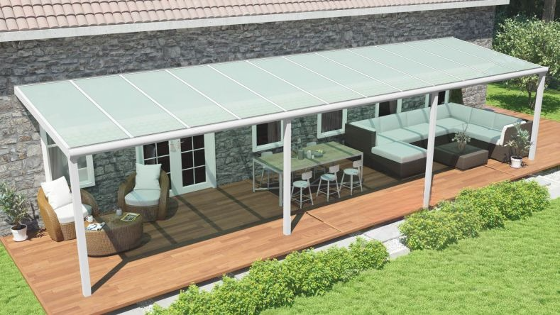 Vista dall'alto di una Veranda moderna bianco 9016, dimensioni 12,06 x 3,0 metri con tetto in vetro opale. Pergola/Gazebo elegante e resistente alle intemperie, ideale per spazi esterni raffinati e confortevoli, offre protezione UV ed è facile da montare.