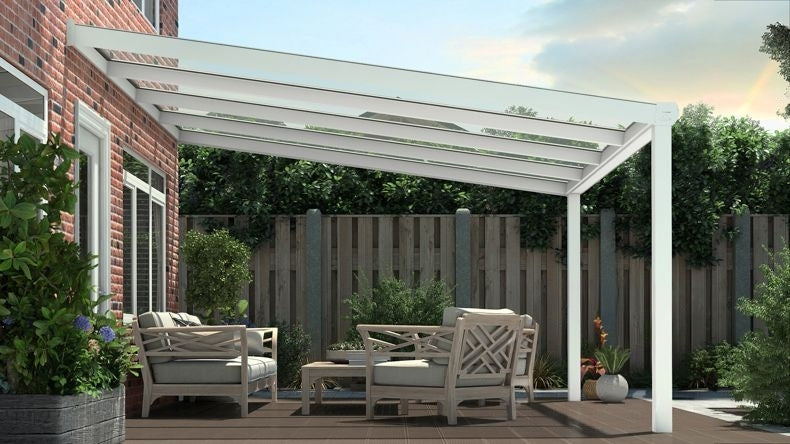 Vista laterale di una Veranda moderna bianco 9016, dimensioni 4,06 x 3,5 metri con tetto in vetro trasparente. Pergola/Gazebo elegante e resistente alle intemperie, ideale per spazi esterni raffinati e confortevoli, offre protezione UV ed è facile da montare.