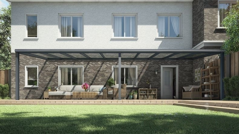 Vista Frontale di una Veranda moderna antracite 7016, dimensioni 10,06 x 2,5 metri con tetto in vetro trasparente. Pergola/Gazebo elegante e resistente alle intemperie, ideale per spazi esterni raffinati e confortevoli, offre protezione UV ed è facile da montare.