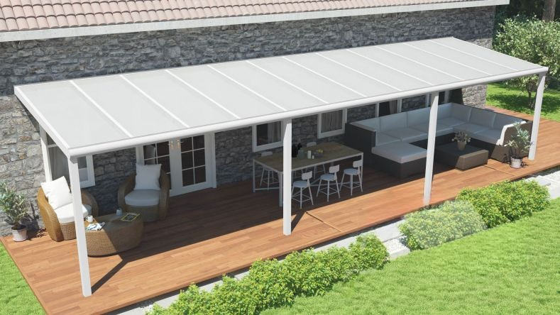 Vista dall'alto di una Veranda moderna bianco 9016, dimensioni 12,06 x 2,5 metri con tetto in policarbonato opale. Pergola/Gazebo elegante e resistente alle intemperie, ideale per spazi esterni raffinati e confortevoli, offre protezione UV ed è facile da montare.