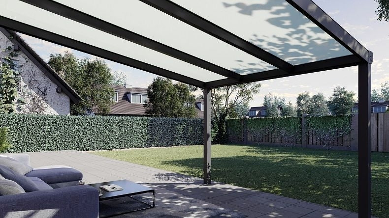 Vista Inferiore di una Veranda moderna antracite 7016, dimensioni 3,06 x 3,5 metri con tetto in vetro opale. Pergola/Gazebo elegante e resistente alle intemperie, ideale per spazi esterni raffinati e confortevoli, offre protezione UV ed è facile da montare.