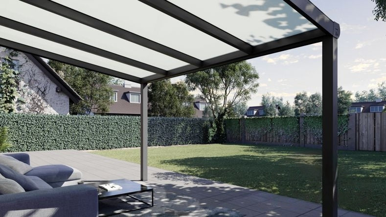 Vista Inferiore di una Veranda moderna antracite 7016, dimensioni 4,06 x 2,5 metri con tetto in vetro opale. Pergola/Gazebo elegante e resistente alle intemperie, ideale per spazi esterni raffinati e confortevoli, offre protezione UV ed è facile da montare.