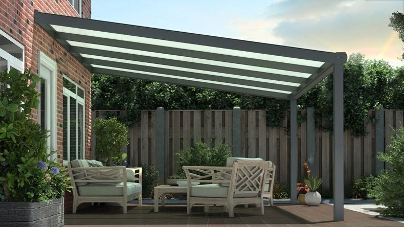 Vista laterale di una Veranda moderna antracite 7016, dimensioni 4,06 x 3,5 metri con tetto in vetro opale. Pergola/Gazebo elegante e resistente alle intemperie, ideale per spazi esterni raffinati e confortevoli, offre protezione UV ed è facile da montare.