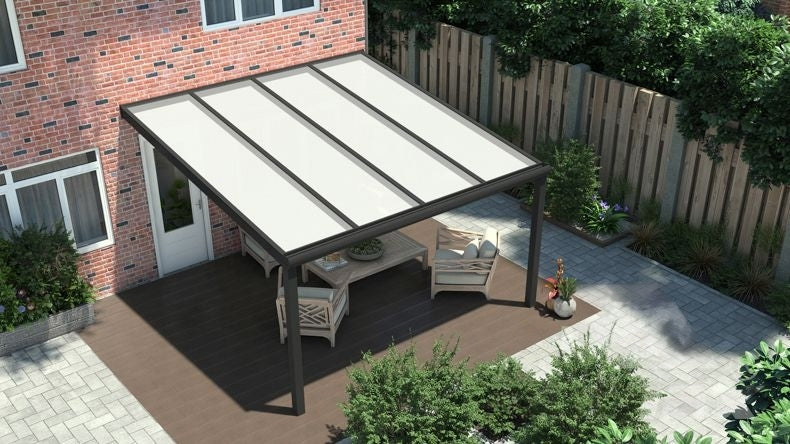 Vista dall'alto di una Veranda moderna nero 9005, dimensioni 4,06 x 4,0 metri con tetto in policarbonato opale. Pergola/Gazebo elegante e resistente alle intemperie, ideale per spazi esterni raffinati e confortevoli, offre protezione UV ed è facile da montare.