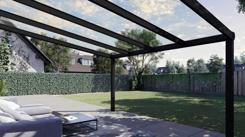 Vista Inferiore di una Veranda moderna nero 9005, dimensioni 4,06 x 4,0 metri con tetto in vetro trasparente. Pergola/Gazebo elegante e resistente alle intemperie, ideale per spazi esterni raffinati e confortevoli, offre protezione UV ed è facile da montare.