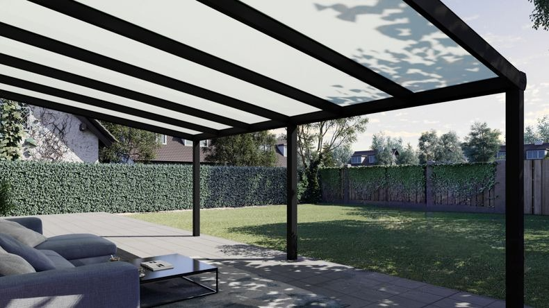 Vista Inferiore di una Veranda moderna nero 9005, dimensioni 6,06 x 3,5 metri con tetto in vetro opale. Pergola/Gazebo elegante e resistente alle intemperie, ideale per spazi esterni raffinati e confortevoli, offre protezione UV ed è facile da montare.