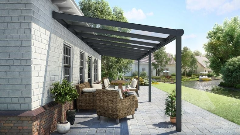 Vista Inferiore di una Veranda moderna nero 9005, dimensioni 10,06 x 2,5 metri con tetto in vetro trasparente. Pergola/Gazebo elegante e resistente alle intemperie, ideale per spazi esterni raffinati e confortevoli, offre protezione UV ed è facile da montare.